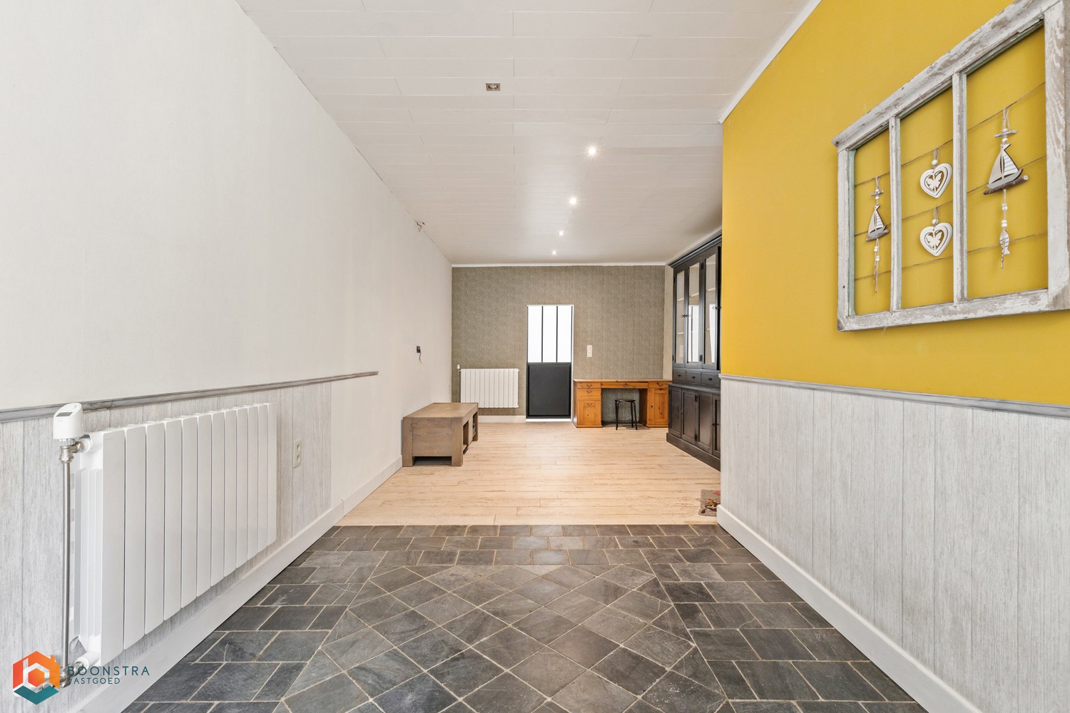 Ruime woning met handelsruimte en grote garage / werkplaats - foto 4