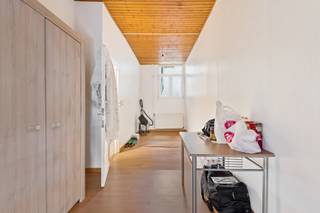 Cette maison est située au cœur de Kiel, un quartier dynamique offrant un équilibre parfait entre accessibilité et loisirs. Parcs...