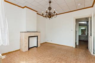 Te renoveren woning met tuin en tal van mogelijkheden