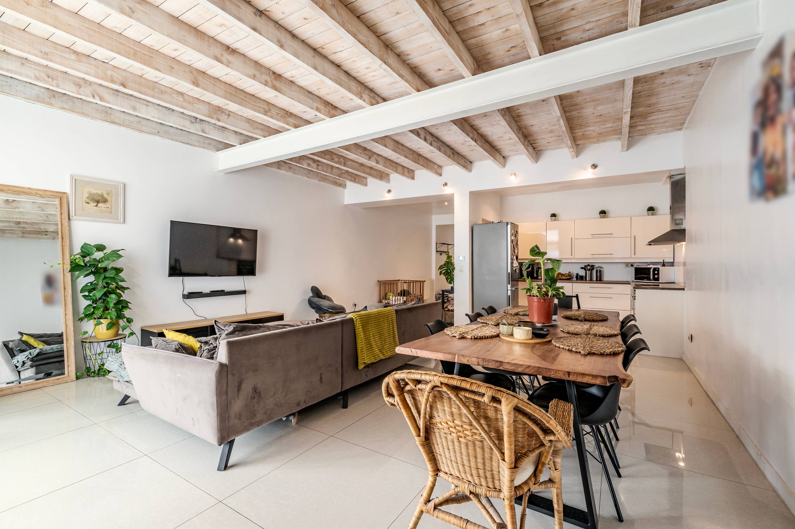 Instapklaar gelijkvloers appartement met tuin en garage - foto 5