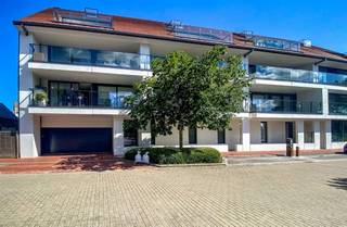 Ondergrondse privé-parkeerplaats te huur in het centrum van Nieuwpoort-Stad. De overdekte parkeerplaats N°70 is gelegen op de -1 verdieping van...