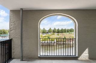 Discover Residentie Graanhaven, a unique new-build project in the heart of Aalst. These energy-efficient luxury flats combine modern comfort with an excellent location, ideal for those looking for stylish living.<br /><br />Luxury and comfort!<br />The flats in Residentie Graanhaven are designed with an eye for detail and offer a high-quality finish. Each flat features spacious living areas, large windows for plenty of natural light and spacious terraces where you can enjoy stunning views. Choose a flat overlooking the water or the green, landscaped courtyard garden - peace and relaxation guaranteed.<br /><br />Sustainable and energy-efficient!<br />Residentie Graanhaven is built with the latest energy-efficient techniques, so that you not only live comfortably, but also sustainably and future-oriented.<br /><br />Underground parking and bicycle storage!<br />The project has a spacious underground car park with ample space for cars and bicycles. You thus enjoy maximum mobility and safety.<br /><br />Why choose Residentie Graanhaven?<br /><br />- Central location in the heart of Aalst<br />- Energy-efficient luxury flats<br />- Spacious terraces with a view of the water or greenery<br />- Underground parking and bicycle storage<br /><br />Living in Residentie Graanhaven means living in style, comfort and tranquillity. Contact us today for more information or a visit to this unique project.<br />Contact Ruben on 0479/ 03 90 17 or email ruben@cornelis-partners.be.