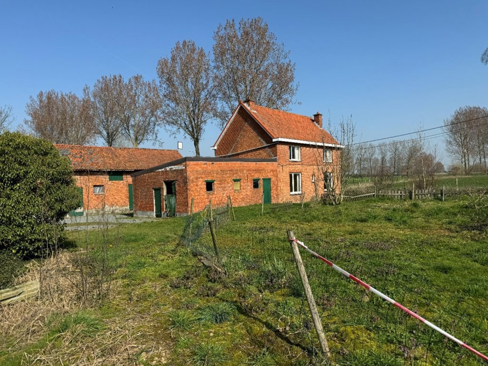 Hoeve met weiland op 5250 m² grond. - foto 5
