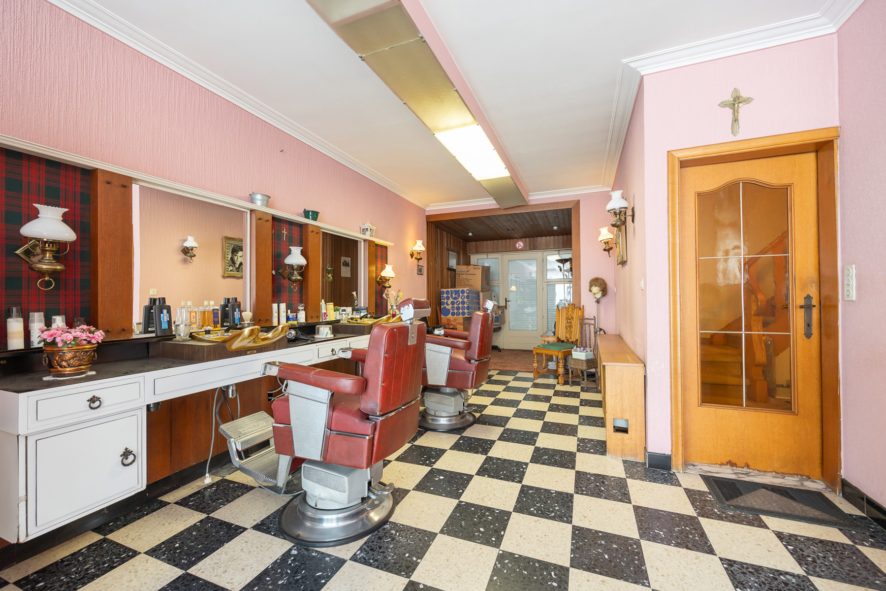 Handelshuis met 3 slaapkamers, mooie tuin en garage  - foto 4