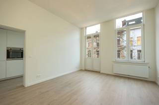 Living in a prime location in Antwerp?The apartment is super centrally located in Nationalestraat, on the border of the historic center and the...