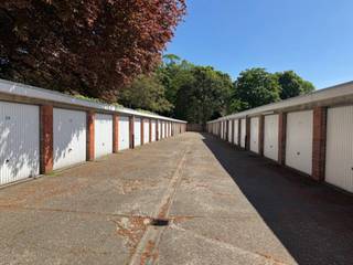 Te koop – Rendabel garagebox-complex in hartje TurnhoutUnieke investeringsopportuniteit met onmiddellijk rendement.In het centrum van Turnhout bieden...