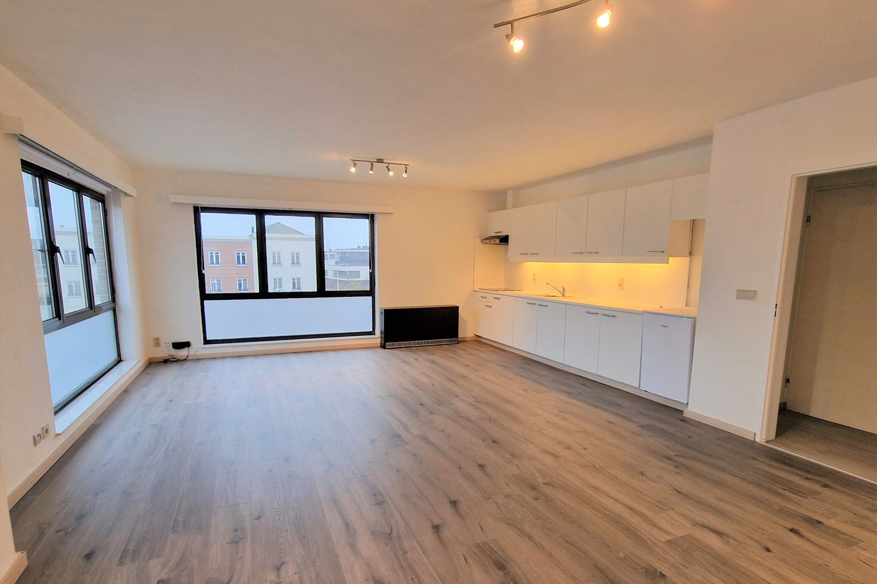 Ruim hoekappartement met 1 slaapkamer en garagebox - foto 5