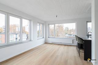 Jan Van Parijsstraat 3 (3e verd.) - Deurne Lichtrijk vernieuwbouwappartement (77 m²) met 2 slaapkamers en terras (3 m²) in Deurne. Je woont aan de...