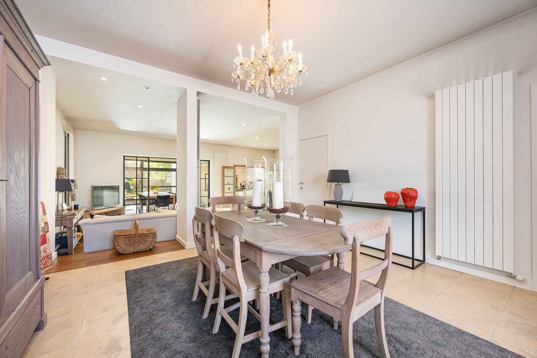 Ruime gezinswoning met prachtige tuin en 4 slaapkamers. - foto 4