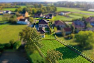 Op zoek naar een idyllische, rustige plek waar natuur, comfort en elegantie samenkomen? Deze prachtige villa in het geliefde Mombeek is precies wat...