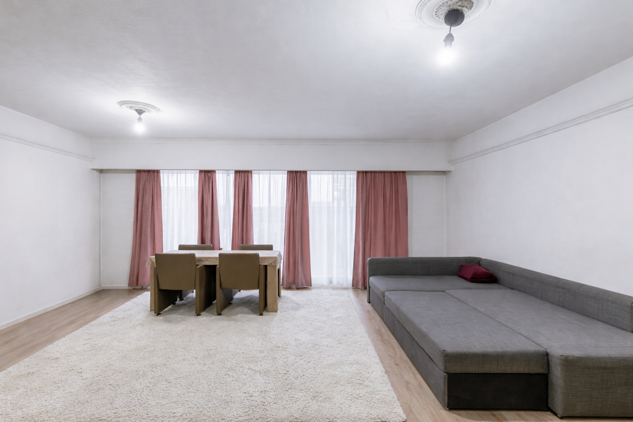 Groot appartement met 2slpk op de markt van Roeselare - foto 3