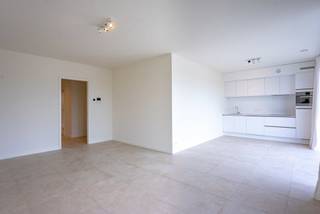 Wenst u in alle moderne comfort te wonen in het hart van bruisend Kapellen? Dan is dit centraal gelegen en energiezuinige appartement met...