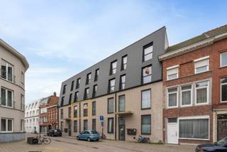 Dit moderne instapklare appartement (bouwjaar 2020 - APP. 1.03 / BUS 0102) is gelegen in hartje Lokeren.Hierbij de grote troeven:🌳 Charmant terras...