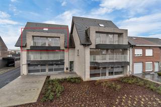 Bent u op zoek naar een stijlvol en modern appartement waar ruimte en comfort centraal staan?Dit prachtige duplexappartement op de 2de verdieping,...