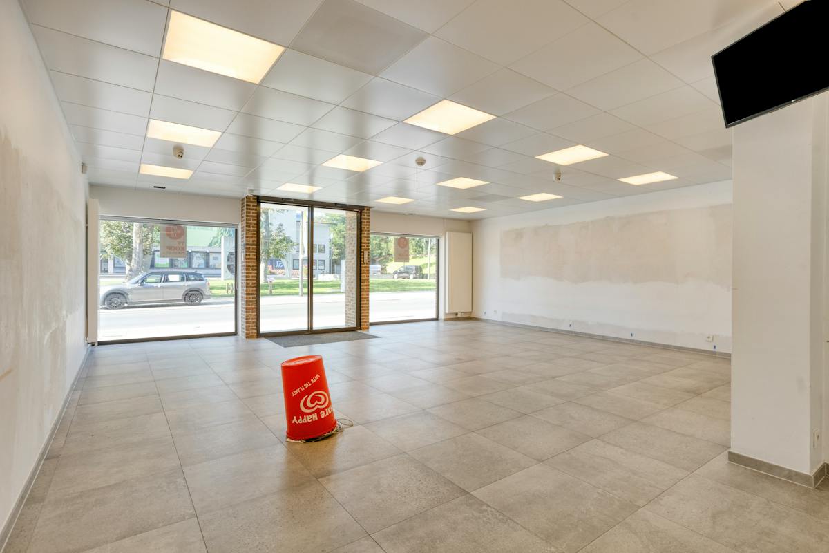 Veelzijdig handelspand met studio op top-locatie in De Panne! - foto 4