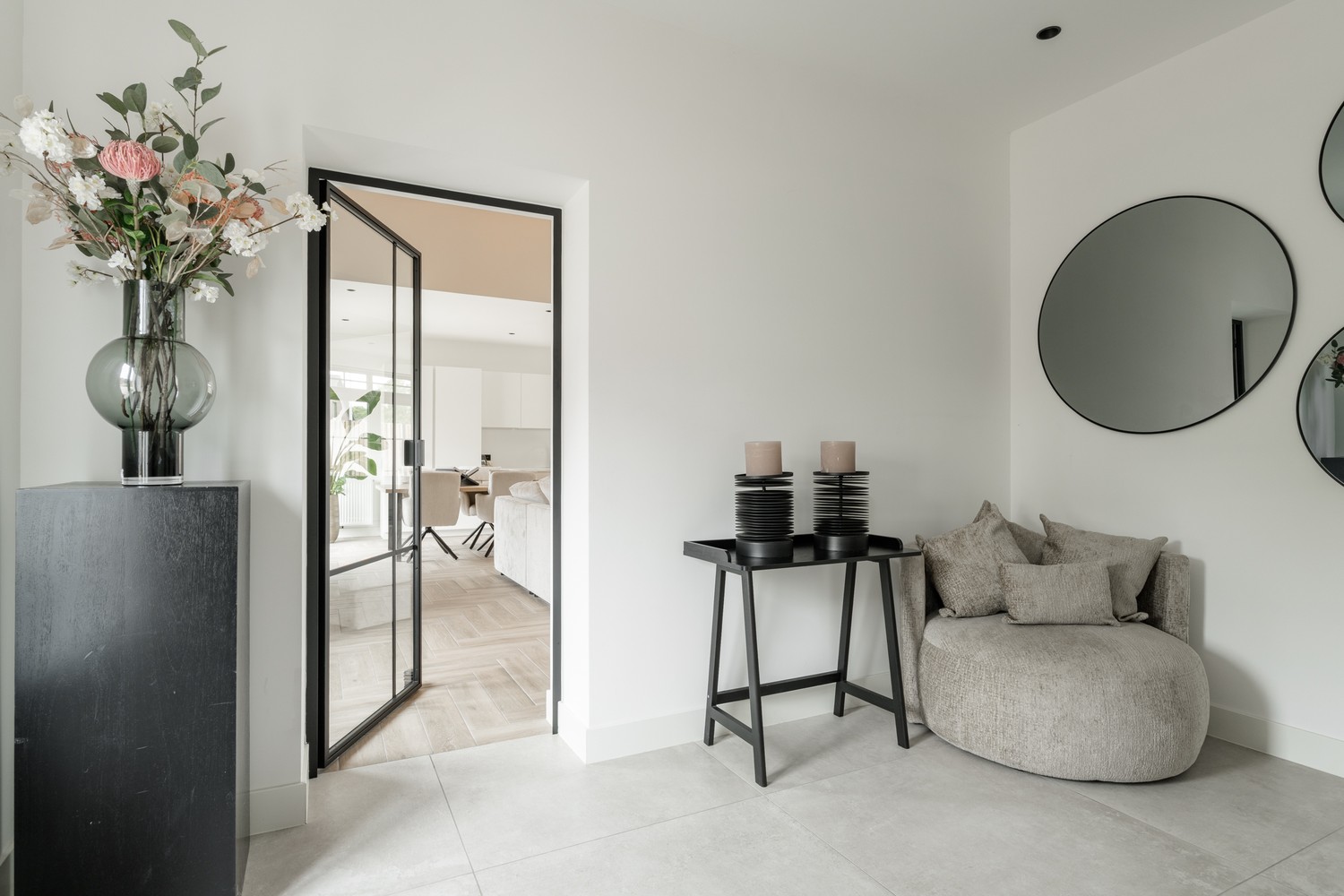 Prachtige villa te koop in Lommel - 4 slaapkamers, 2 badkamers, garage en ruime tuin op 566 m², volledig gerenoveerd in 2025! - foto 5