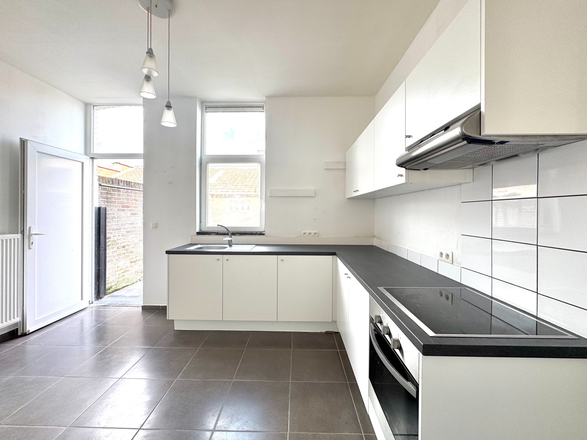 GEZELLIG INSTAPKLAAR HUISJE MET 3 KAMERS & TUIN - foto 2