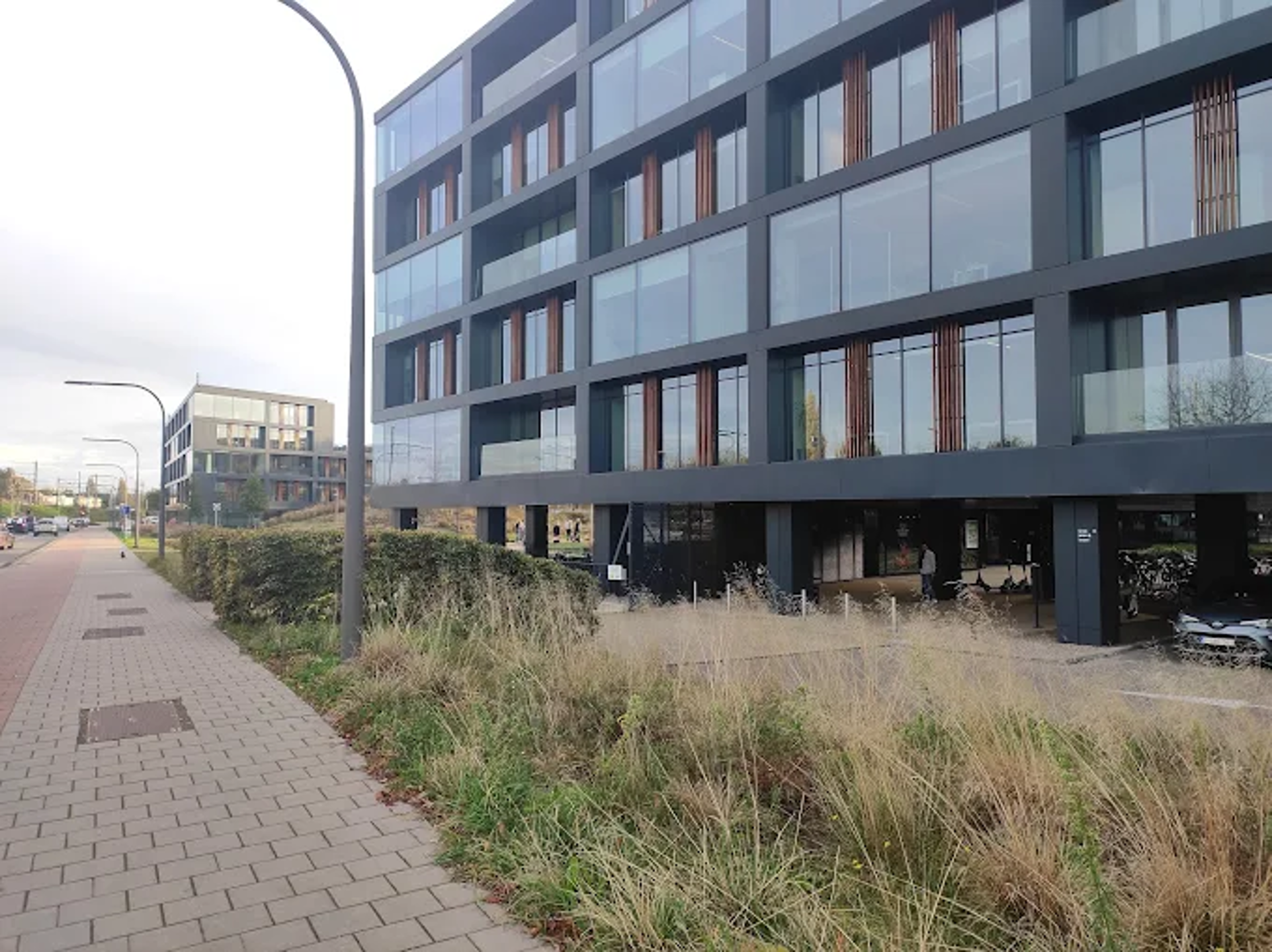 Modern kantoor te huur 1.014m² met parking - foto 4