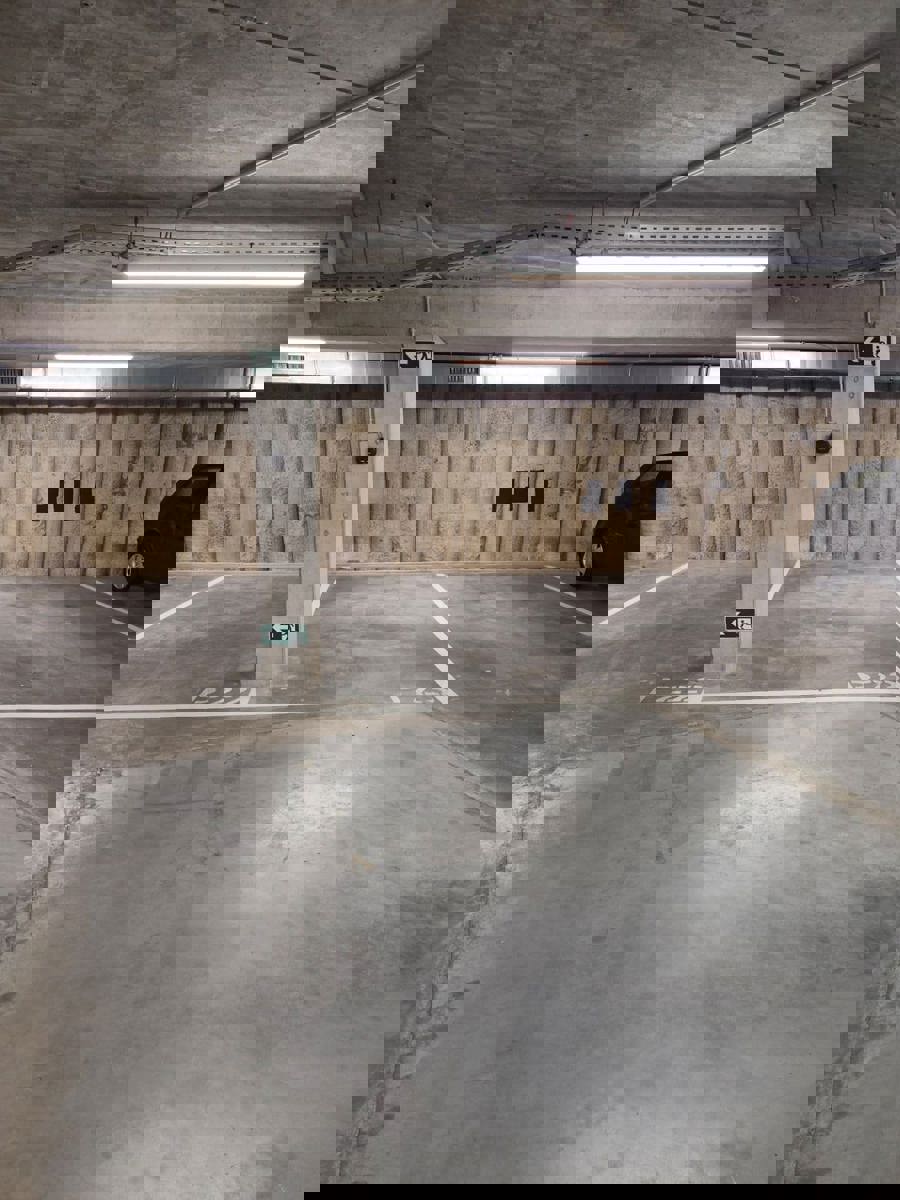 Garage for rent in Brussels - photo 3