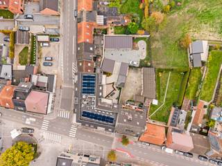 Bent u op zoek naar een commerciële ruimte in een charmante en goed bereikbare omgeving?Deze handelsruimte/ kantoor in Oosteeklo biedt u alle...