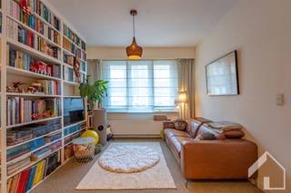 Verzorgde gezinswoning met zonnige tuin en 3 slaapkamers op een uitstekende locatie in MerksemIn een rustige, aangename éénrichtingsstraat in Merksem...