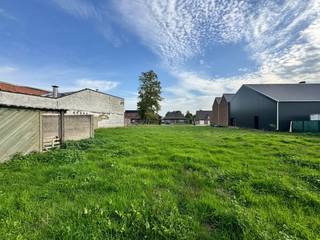Bouwgrond van 870m² zonder bouwverplichting.Deze bouwgrond is gunstig gelegen: vlak bij de oevers van de Leie, op een boogscheut van het centrum van...