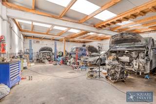 Laeken - Immeuble de rapport Square Estate vous propose cet immeuble de rapport se composant de plusieurs unités résidentielles ainsi que d'une unité...