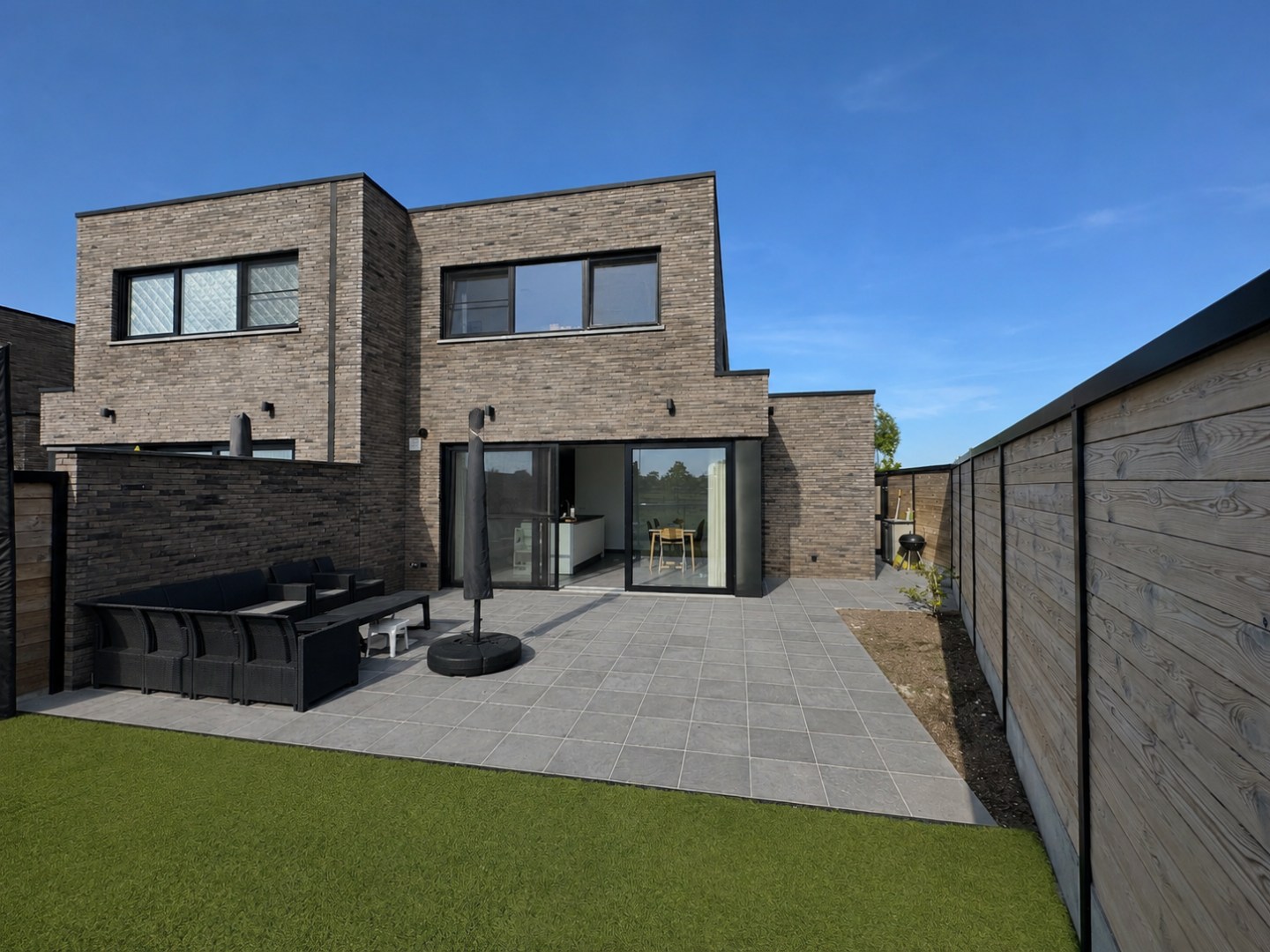 Hoogwaardig afgewerkte en energiezuinige woning, 3 slpk en tuin met landelijk zicht, Aartrijke. - foto 2