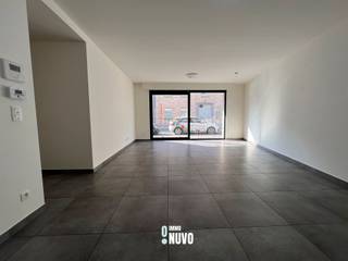 Superbe appartement rez-de-chaussée avec 2 chambres et une terrasse situé dans un environnement de parc verdoyantAppartement neuf au rez-de-chaussée...