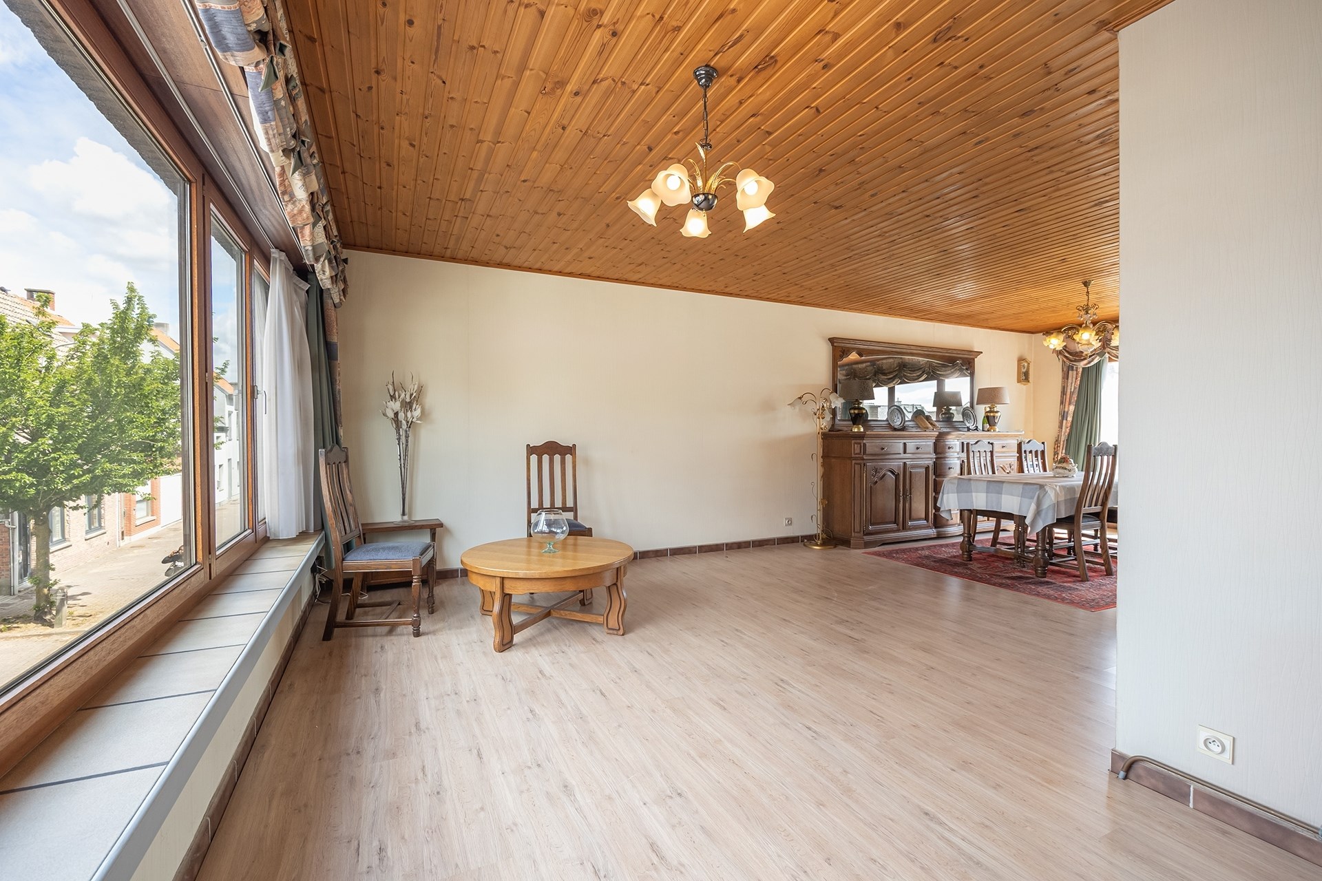 Op te frissen bel-étage woning met 3 slaapkamers en grote garage &amp; tuin - foto 5