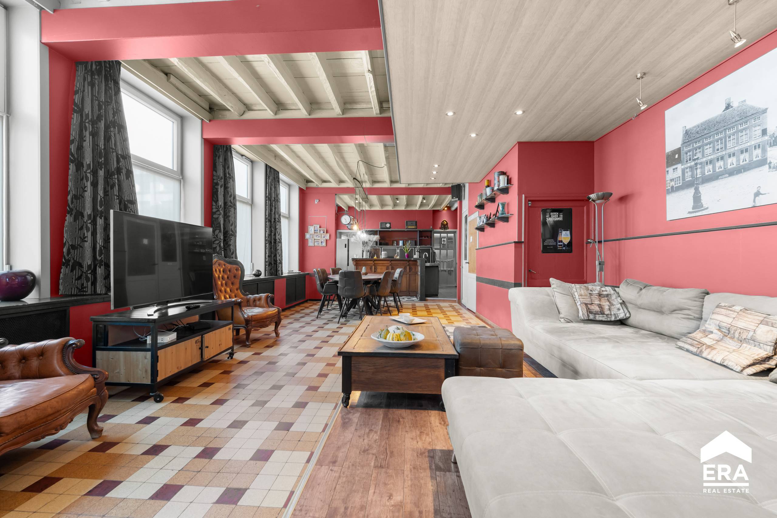 Veelzijdige woning met karakter en bijgebouwen - foto 3