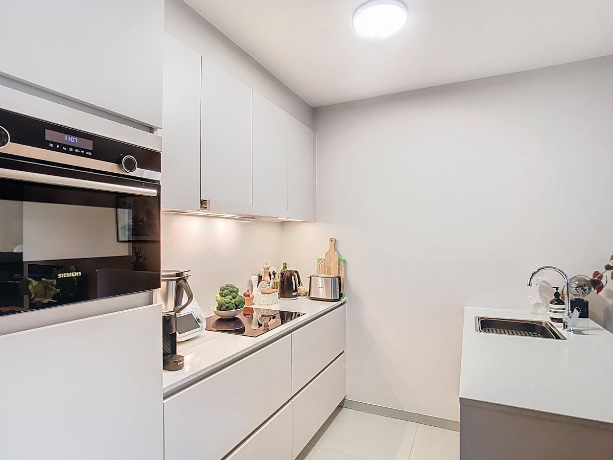 Recent apartment with parking space in the center of Ypres - photo 3