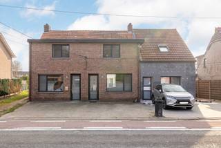 House for sale in Malle