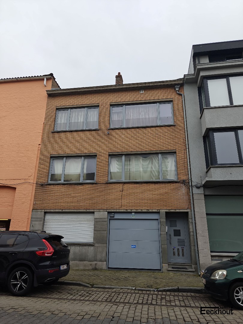 Opbrengsteigendom bestaande uit 3 appartementen en garage in Oostende! - foto 1