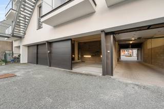 Te koop: gesloten garage in het centrum van Dendermonde, op korte afstand van het treinstation en belangrijke invalswegen. Deze praktische garage van...