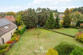 Interesse? Meer informatie op www.SWEVERS.be. - Deze prachtig gelegen bouwgrond in de Steenstraat 4 te Lummen biedt de ideale basis voor...