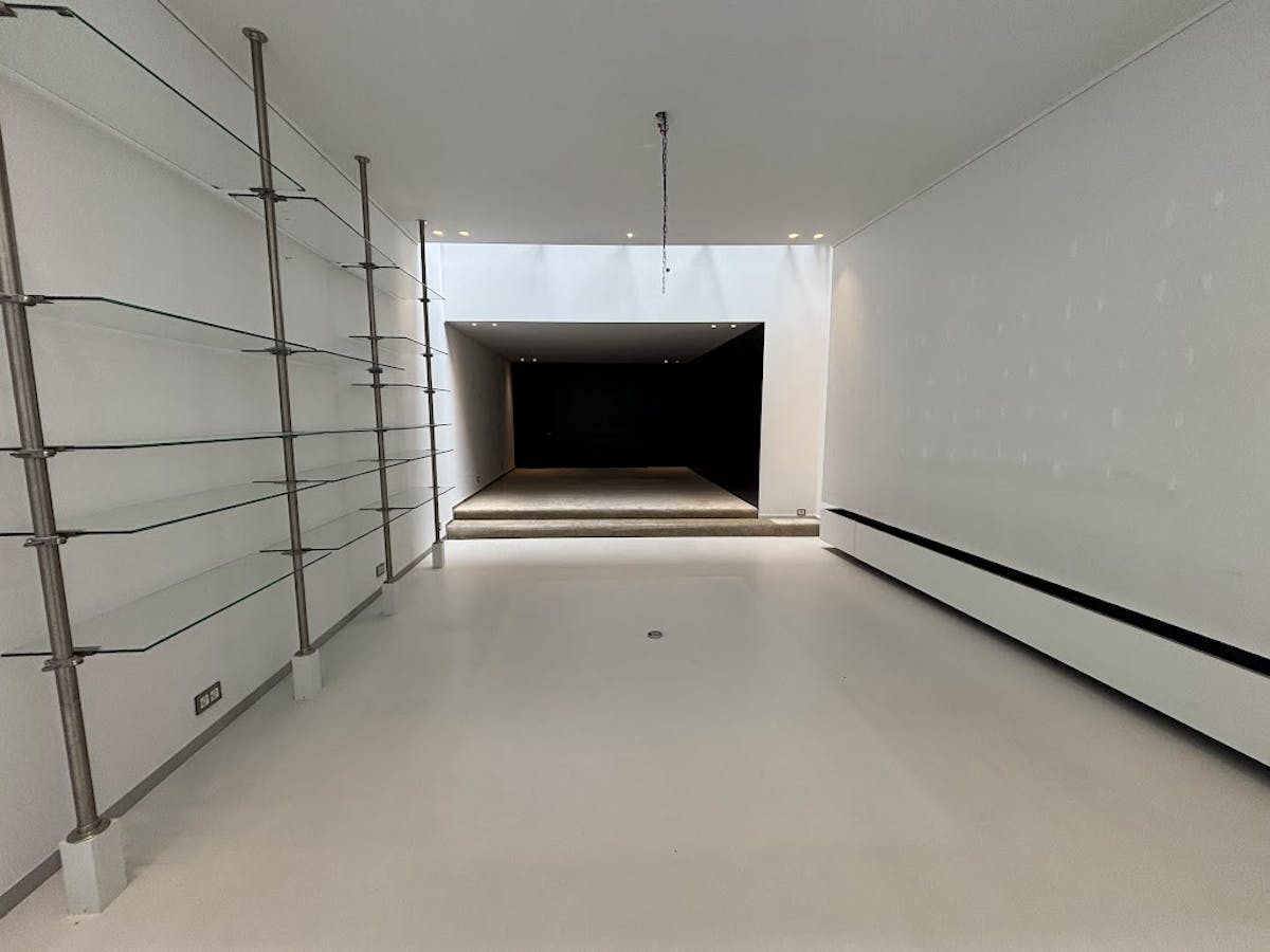 Modern handelspand / boetiek te huur in Kortrijk! - foto 3