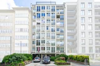 TE KOOP – GERENOVEERDE STUDIO MET OPEN UITZICHT – SCHAARBEEK✨ Ideale investering aan de rand van Meiser !Deze prachtig gerenoveerde studio van 5ᵉ...