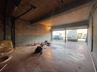 Te huur, staanplaats nabij het centrum van OudenaardeDeze STAANPLAATS bevindt zich op een UITERST GUNSTIGE LOCATIE nabij het CENTRUM van Oudenaarde...