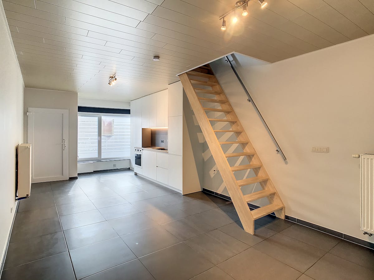 Renovated 2 bedroom home with terrace in Proven - photo 5