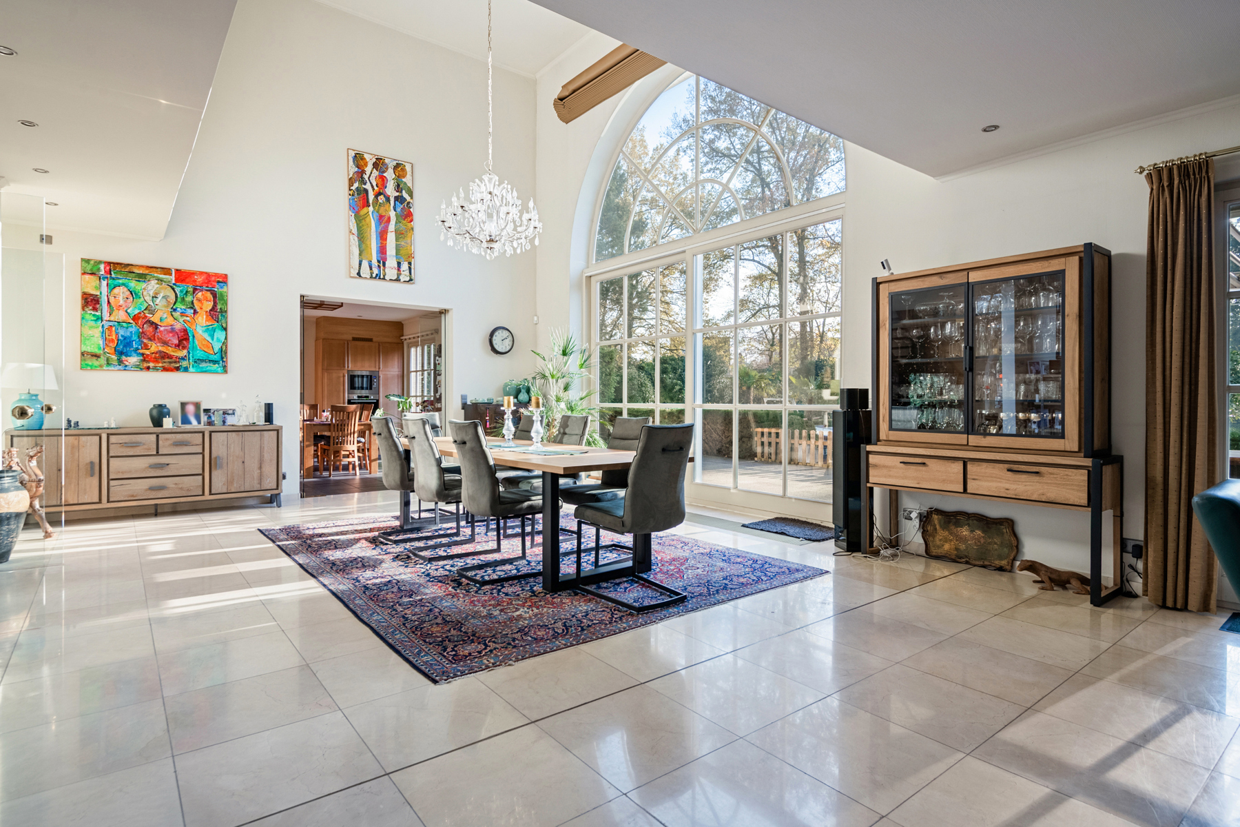 Lichtrijke, ruime villa met 6 garages op toplocatie vlakbij het centrum van Heide. - foto 4