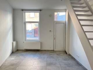 Belle maison mitoyenne d'une chambre à coucher dans le centre de Malines, dans un endroit calme.Vous entrez dans la maison par la salle à manger...