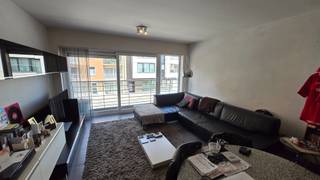 Dit appartement is gelegen langs de Torhoutsesteenweg te Oostende en heeft een vlotte verbinding met het openbaar vervoer.Centrale verwarming op...