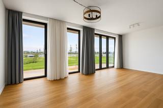 In het moderne nieuwbouwproject aan het vernieuwde Nieuw Zuid in Antwerpen bevindt zich deze kwalitatieve studio van ca. 45 m², met een...