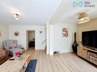 REBECQ CENTRE - Charming charming semi-detached house (109 m²) - 2 bedrooms & cellar <br /><br />Layout: On the ground floor, you will find a pleasant living room of approx. 22 m², as well as the dining room with an open-plan fitted kitchen of approx. 12.5 m² (fridge-freezer, oven, extractor hood and gas hob).<br />First floor: landing, bedroom of approx. 15.8 m², shower room of approx. 6 m² (shower, vanity unit, mirror and toilet) & utility room of approx. 7 m².<br />Second floor: spacious bedroom of approx. 25.3 m².<br />Cellar: vaulted cellar of approx. 10.1 m².<br /><br />Comfort: House renovated 3 years ago, EPC rating ‘C’ (188 kWh/m² per year), WEISHAUPT gas condensing central heating system, electrical installation up to standard; double-glazed wooden window frames, connected to mains drainage, not located in a flood zone.<br /><br />Price: Offers from €199,000 (subject to the owner’s approval)<br /><br />Contact: tubize@weinvest.be or on 02 355 42 20 or Sarah on 0496 49 81 79