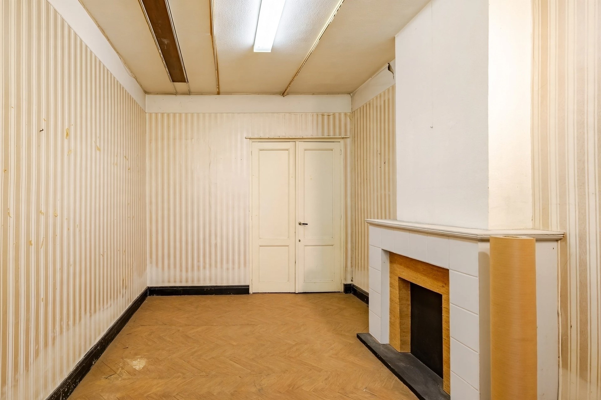 Te renoveren woning met 4 slaapkamers in centrum Wetteren - foto 4
