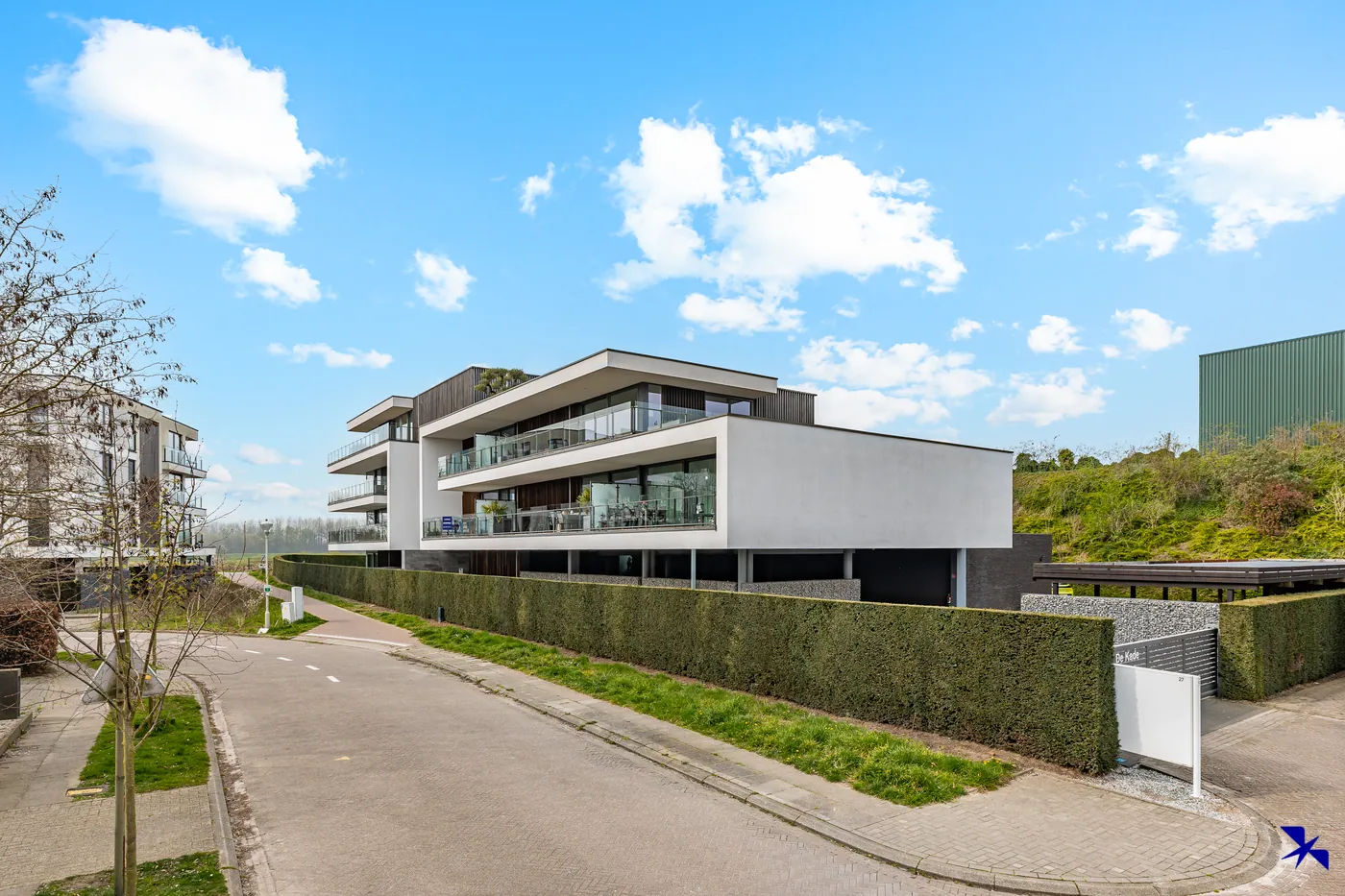 Stijlvol appartement met zicht op het water en binnenzwembad - foto 4