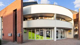 Welkom op de Grotstraat 1 bus 2 in As.Dit modern en instapklaar handelspand is gelegen op een top locatie te Niel-bij-As.Het handelspand beschikt...