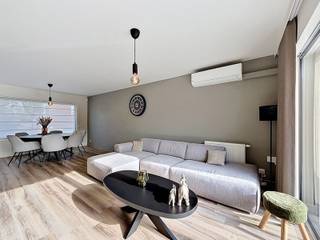 <p>Deze energiezuinig en instapklare woning geniet van een rustige ligging in een kindvriendelijke wijk te Moorsele. Op het gelijkvloers bevinden zich een ruime inkomhal met afzonderlijk gastentoilet, een lichtrijke woon- en eetruimte, een mooie leefkeuken met gezellige zithoek, toegang tot de droge kelder en een ruime garage met aansluitende berg- en wasruimte.</p>
<p>De zongerichte tuin met terras vormt een aangename buitenruimte en is toegankelijk via de leefruimte, wasruimte of het zijpoortje. Op de eerste verdieping zijn er 3 volwaardige slaapkamers en een badkamer met bad/douche, lavabo en toilet. De bergzolder biedt bijkomende opslagmogelijkheden.</p>
<p>Troeven:</p>
<ul>
<li>Energiezuinige woning met EPC-label B</li>
<li>Voorzien van 20 zonnepanelen</li>
<li>Warmtepomp aanwezig</li>
<li>Driedubbele beglazing</li>
<li>Rolluiken aanwezig</li>
<li>Conforme elektrische installatie</li>
<li>Zuidwestgerichte tuin</li>
<li>Recent aangelegd terras</li>
<li>Volledig herschilderd in 2024</li>
</ul>
<p>Deze woning is te koop ZONDER makelaar via het concept van Smart Houses! Verdere inlichtingen of bezoek? Contacteer rechtstreeks de eigenaar via 0468/22.82.30</p>