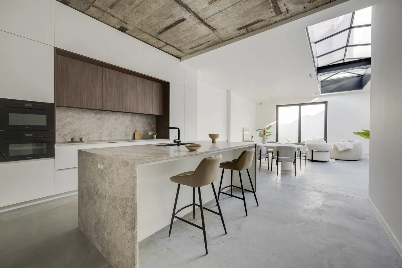 Unieke, lichtrijke loft van ca. 229 m² met ruime stadstuin - foto 1